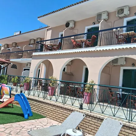 Filoxenia Studios And Mermaid Pool Apart-hotel