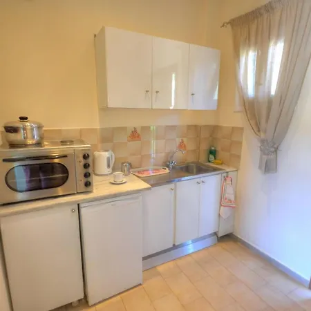 Mermaid Pool And Bar 4* Палеокастрица